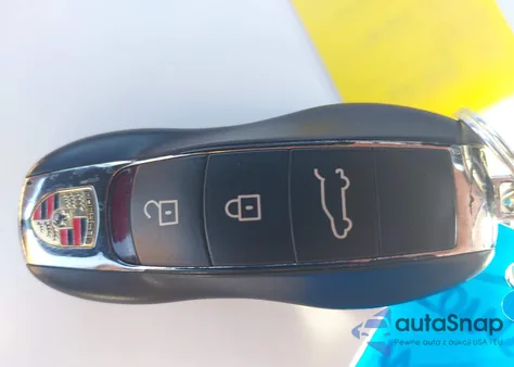 2021 Porsche Macan z USA, uszkodzony, nr VIN WP1AA2A50MLB06104